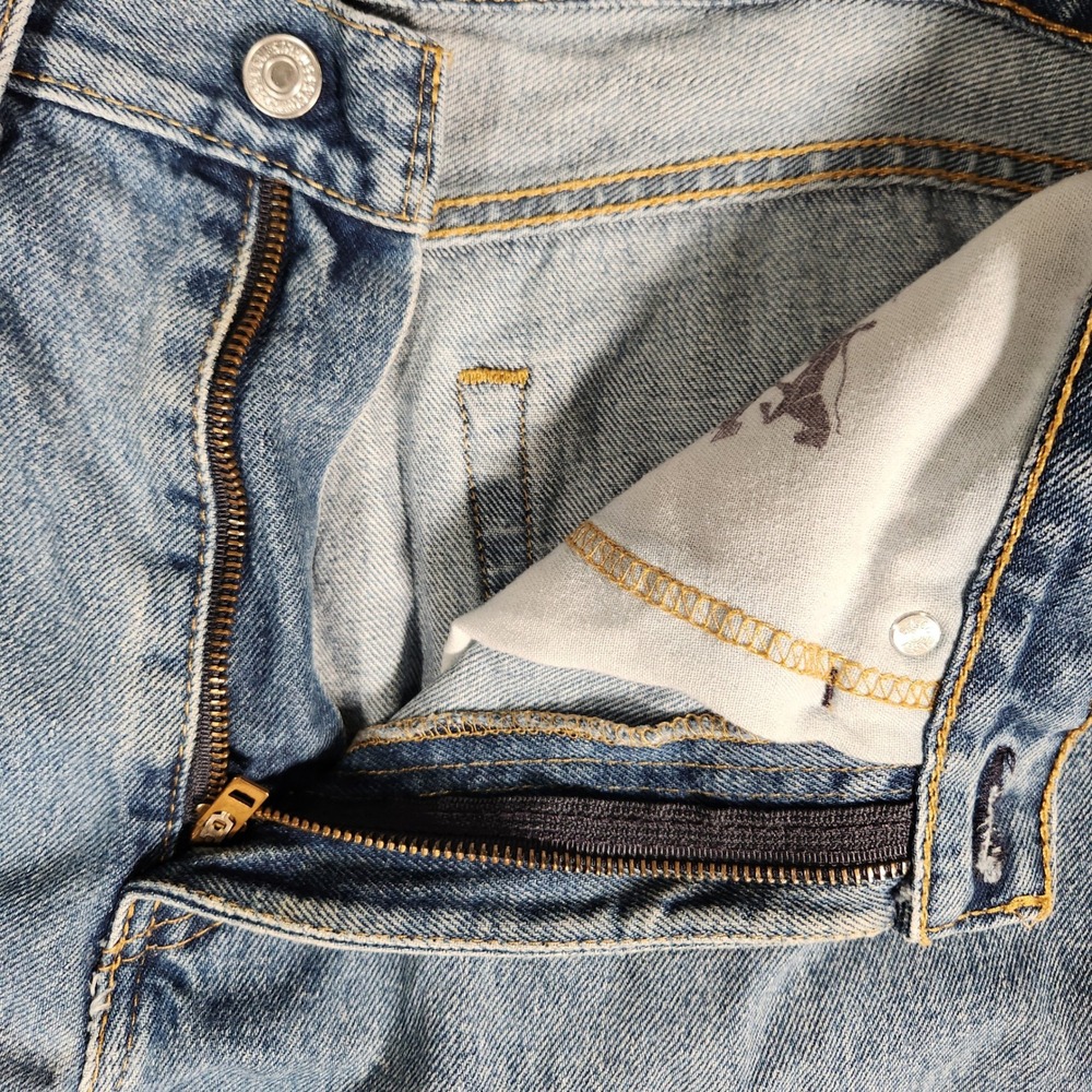 Levi's 505 Jeans Mens‎ 34X30 Blue Light Wash Button Fly Straight Leg STAIN - Picture 6 of 13